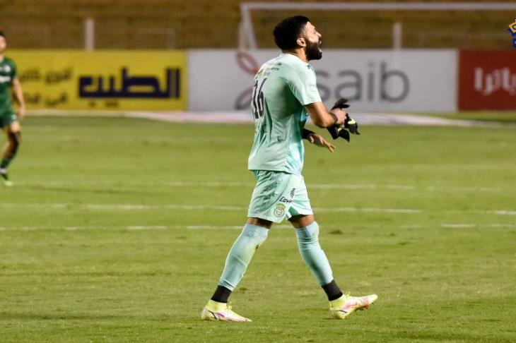 لحظة خروج أحمد يحيى من الملعب